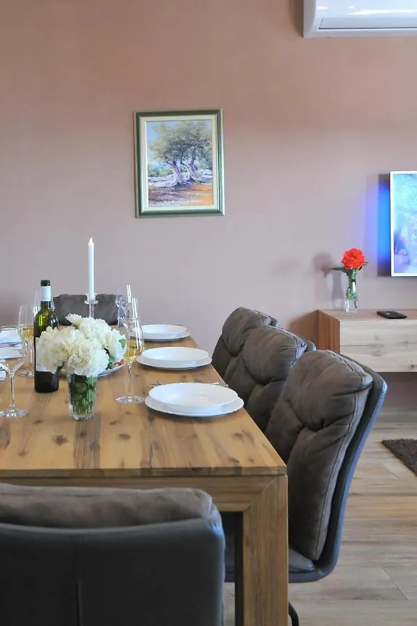 Perla Apartment Maslenica 0*,  Croatia