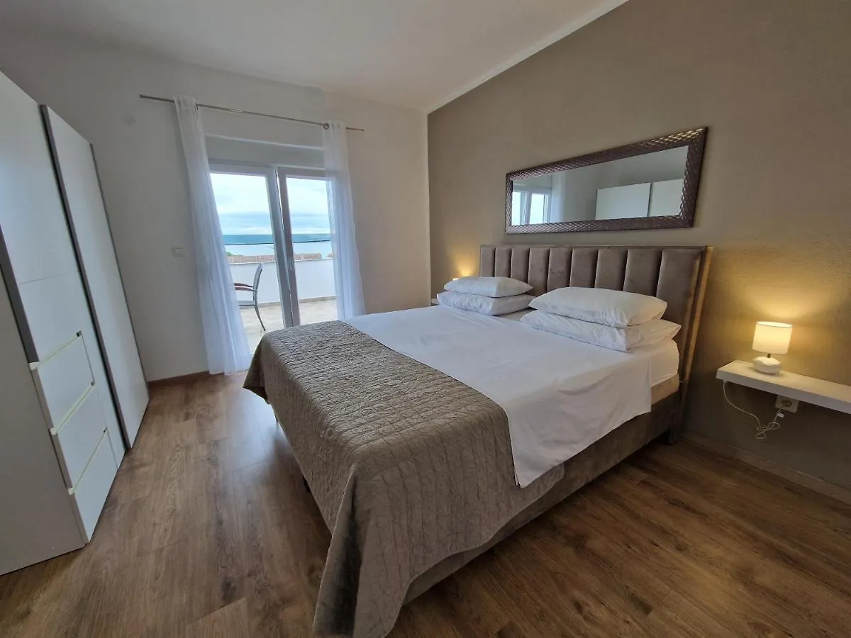 Perla Apartment Maslenica 0*,  Croatia